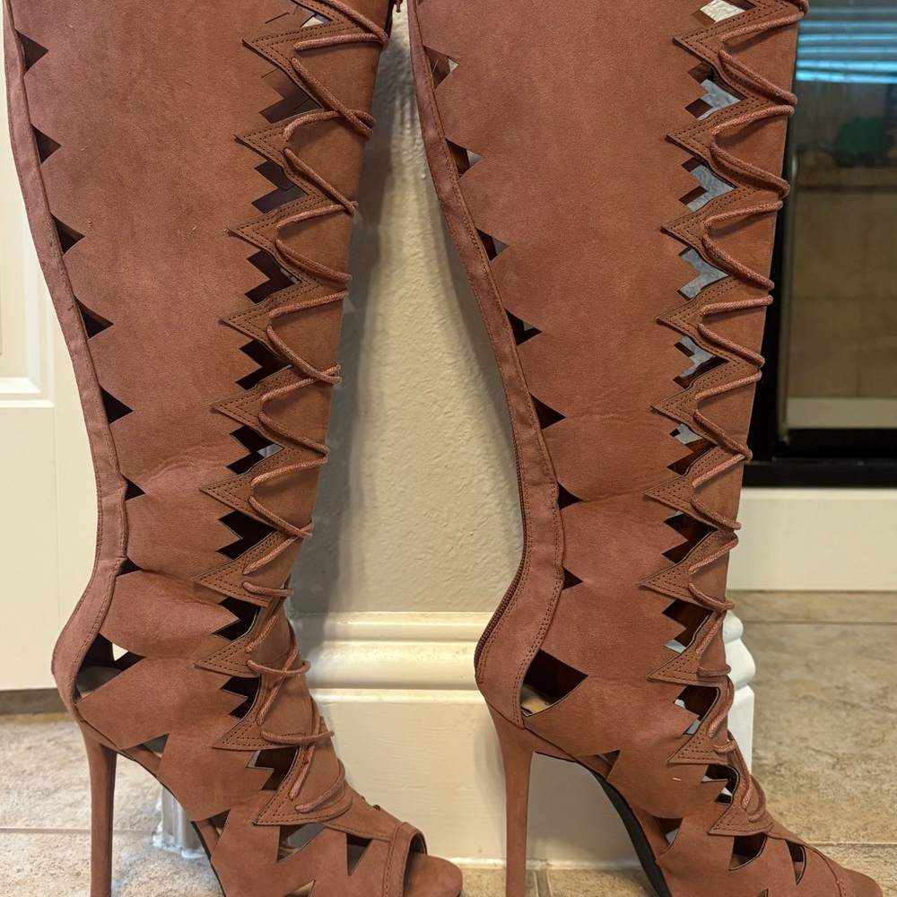 NEVER WORN Tania Heeled Boots Dusty Blush Size 7